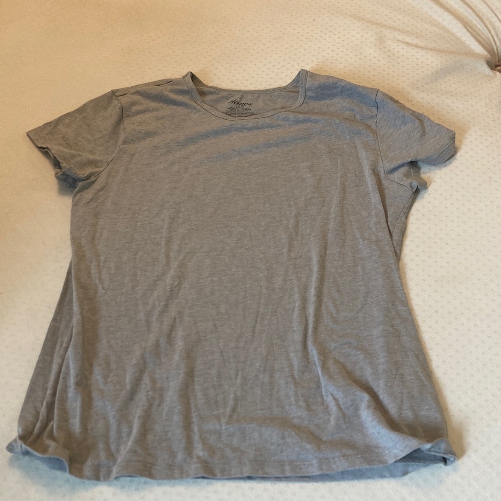 Hanes Women's Light Gray Short Sleeve Tee
